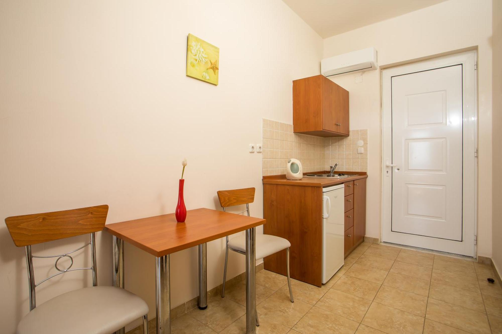 Al Mare Apartments Afantou Exterior photo